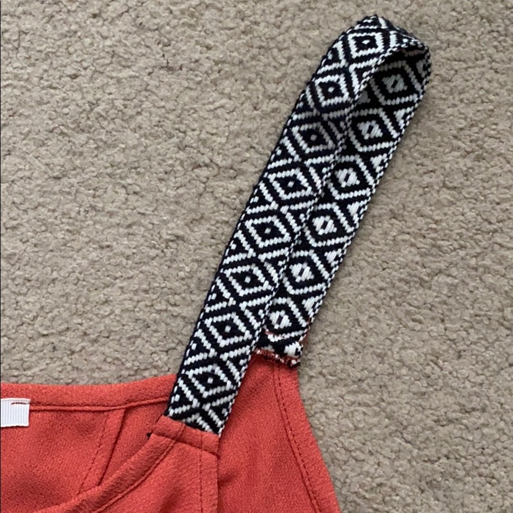 Flowy Tank Top - Picture 3 of 4